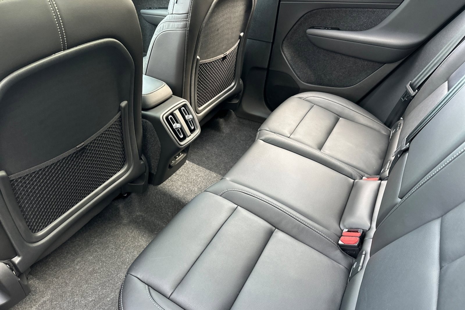 New 2026 Volvo XC40 B5 Core w/ Climate Package image 4