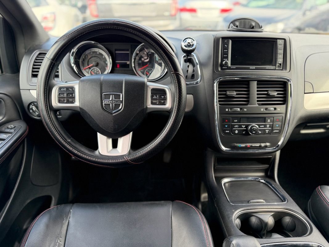 Used 2015 Dodge Grand Caravan R/T w/ Driver Convenience Group FWD image 5