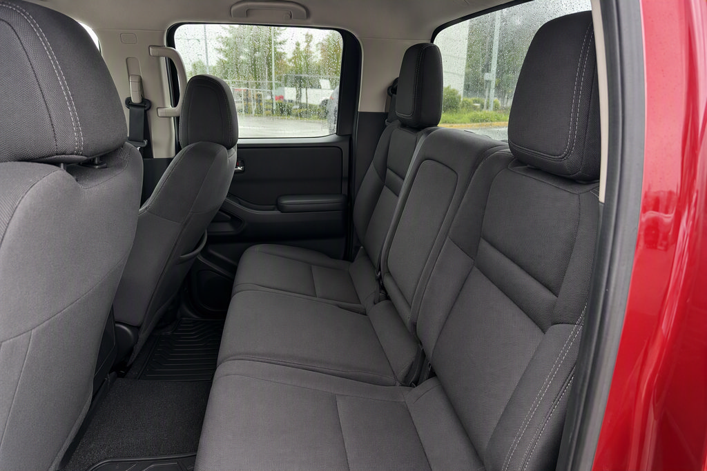 Used 2023 Nissan Frontier SV w/ Tow Package AWD/4WD image 4