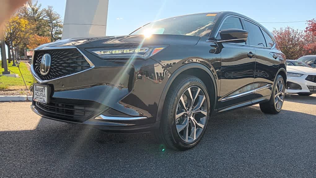 Used 2023 Acura MDX SH-AWD w/ Technology Package image 9