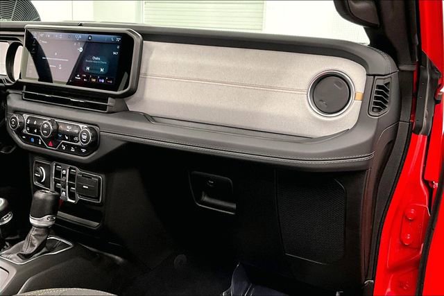 Used 2025 Jeep Wrangler Unlimited Sahara w/ Safety Group image 20