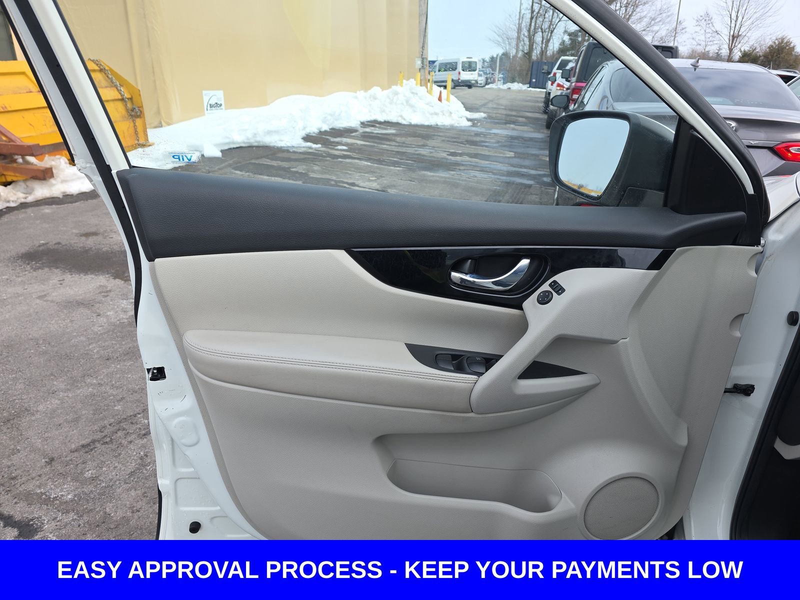 Used 2018 Nissan Rogue Sport SV image 18