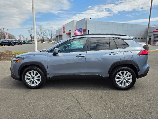 Used 2023 Toyota Corolla Cross LE w/ Moonroof Package image 4