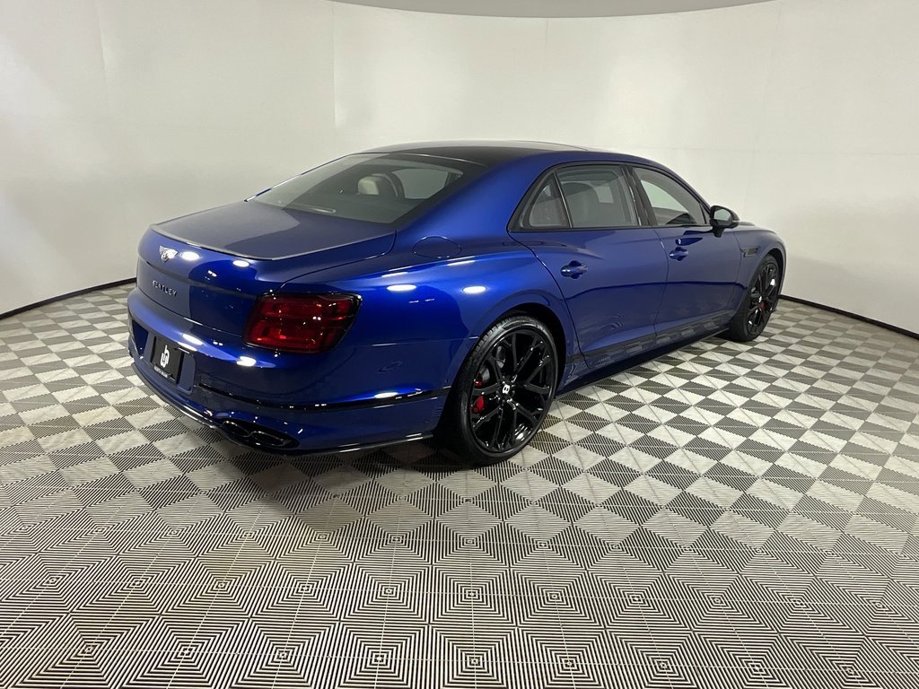 Used 2023 Bentley Flying Spur S V8 image 4