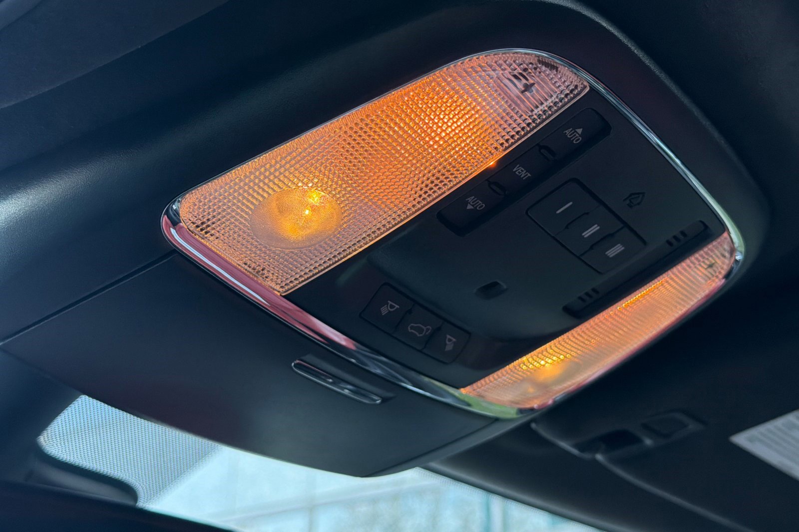 Used 2018 Dodge Durango SRT w/ SRT Interior Appearance Group image 25