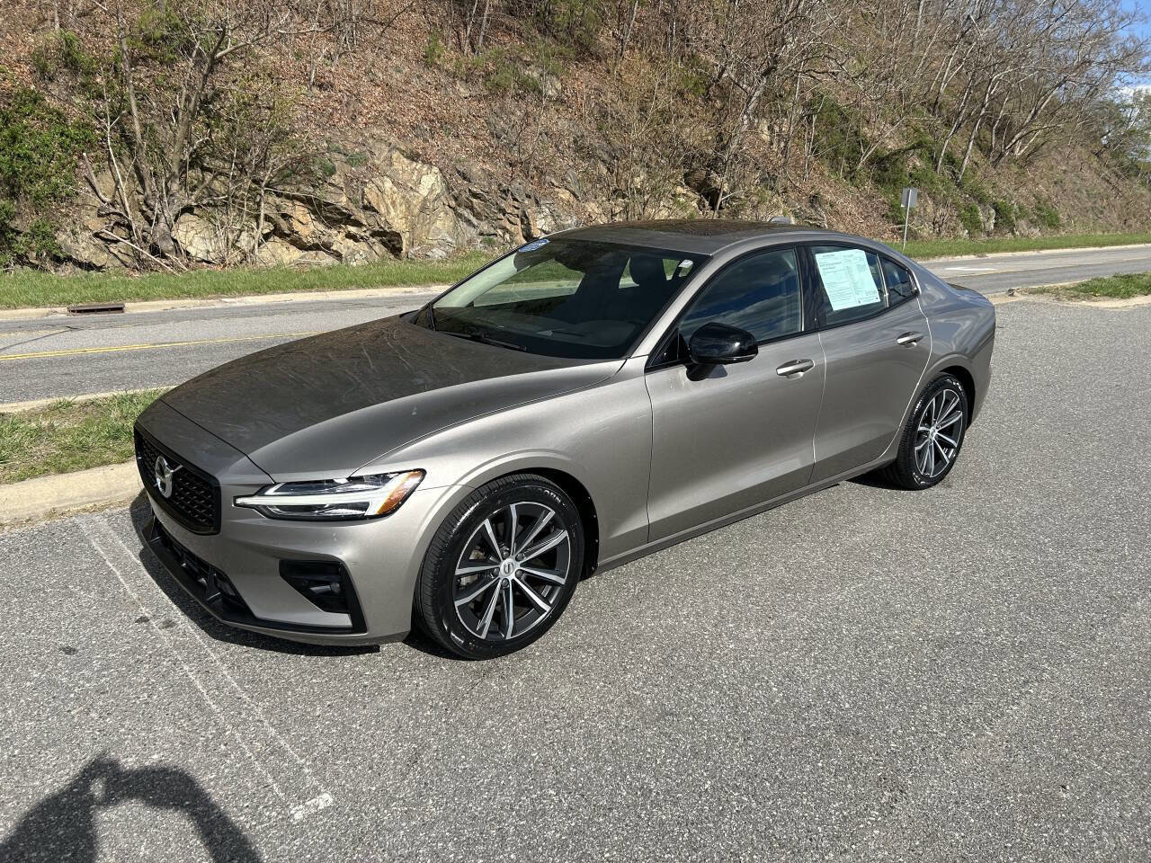 Used 2021 Volvo S60 T5 Momentum AWD/4WD image 2