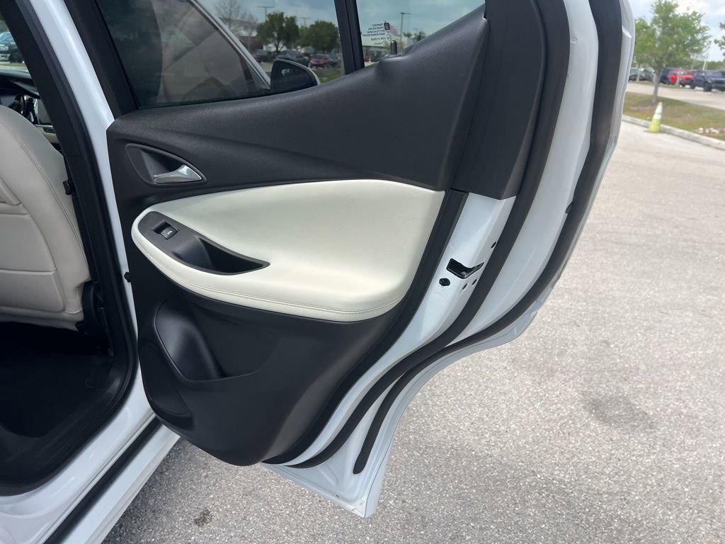 Used 2022 Buick Encore GX Essence w/ Advanced Technology Package image 48