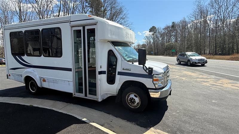 Used 2015 Ford E-350 and Econoline 350 Super Duty w/ Shuttle Bus Prep Package image 8