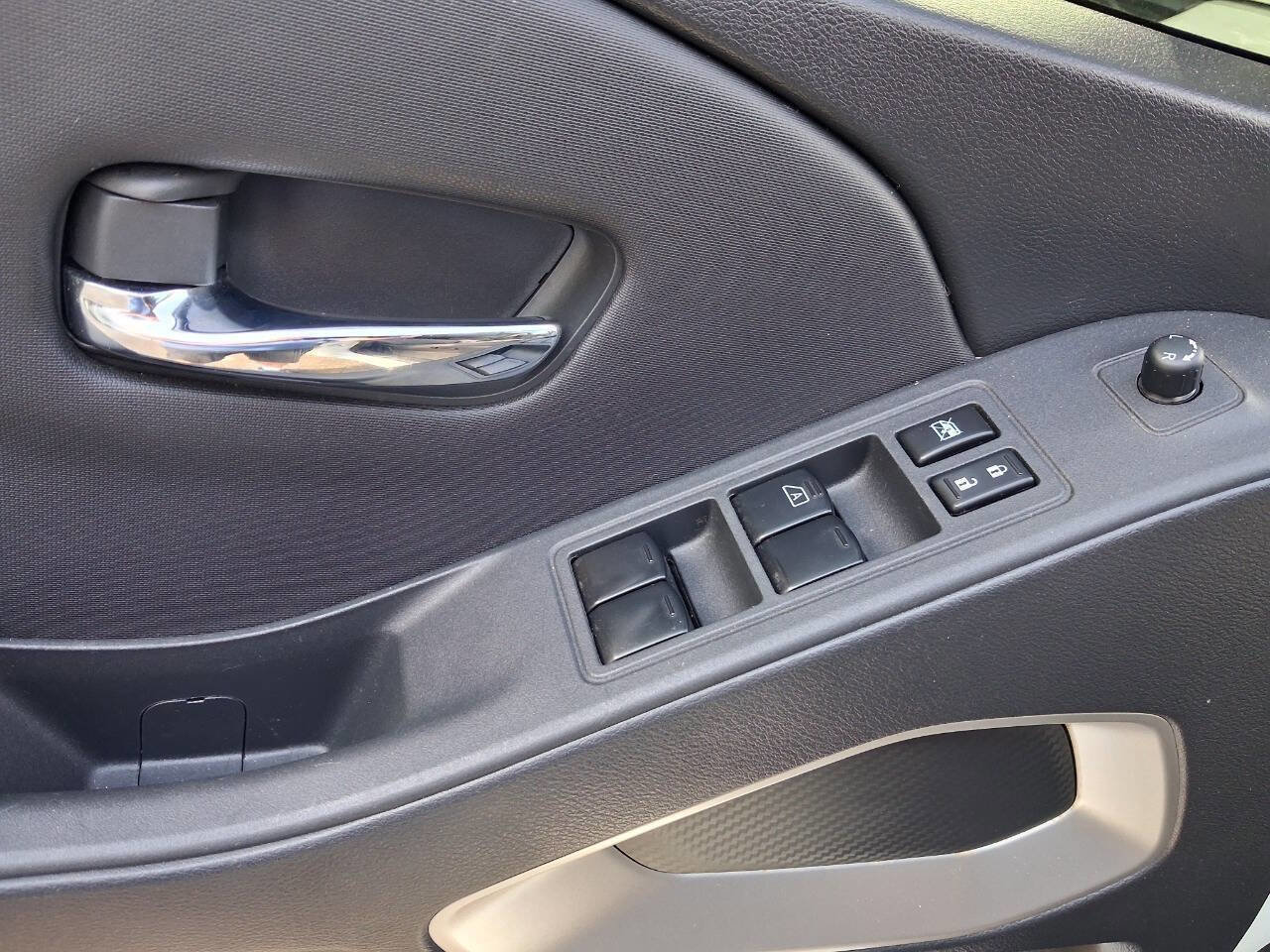 Used 2022 Nissan Frontier SV image 13