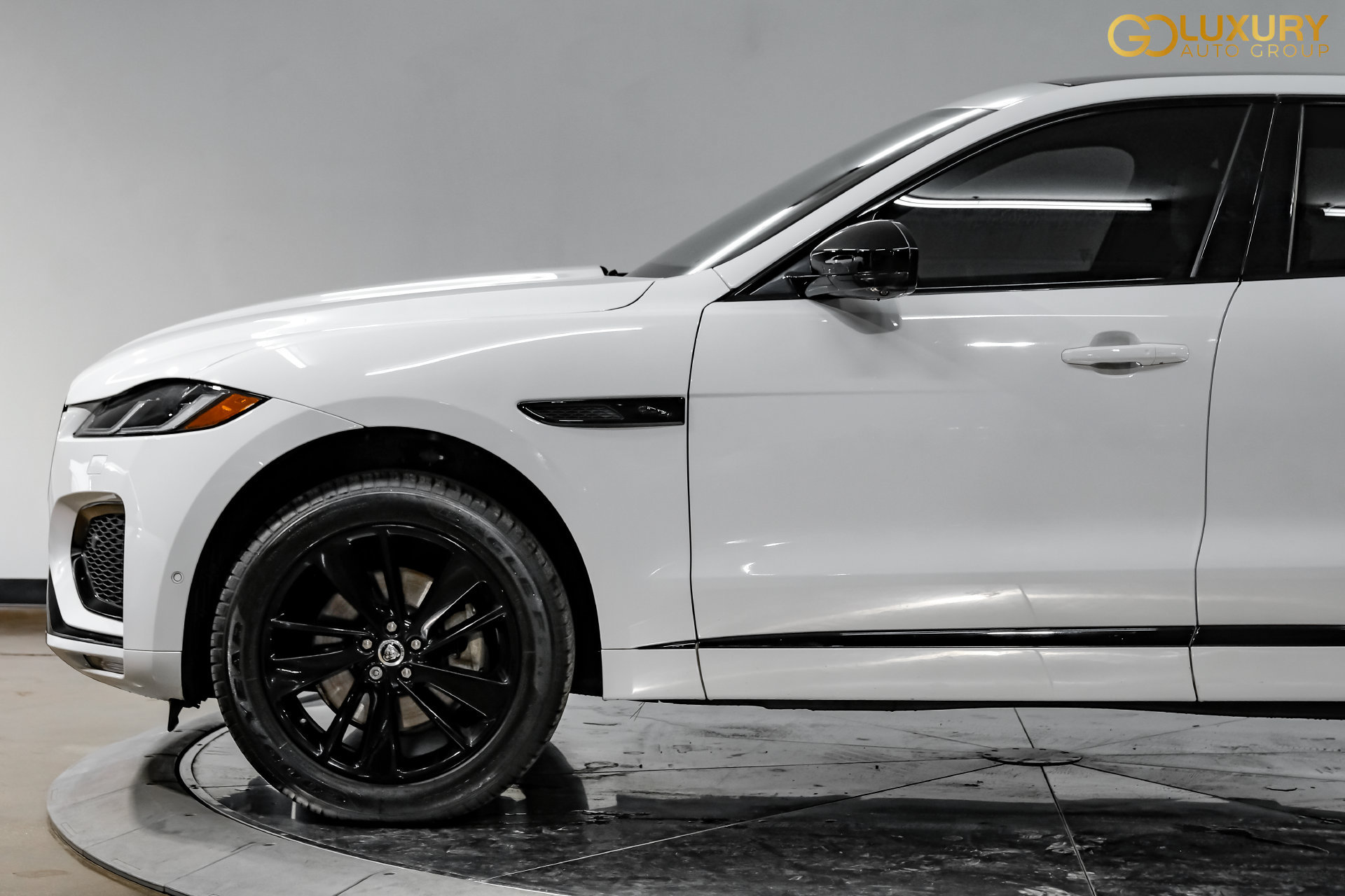 Used 2024 Jaguar F-PACE R-Dynamic S AWD/4WD image 14