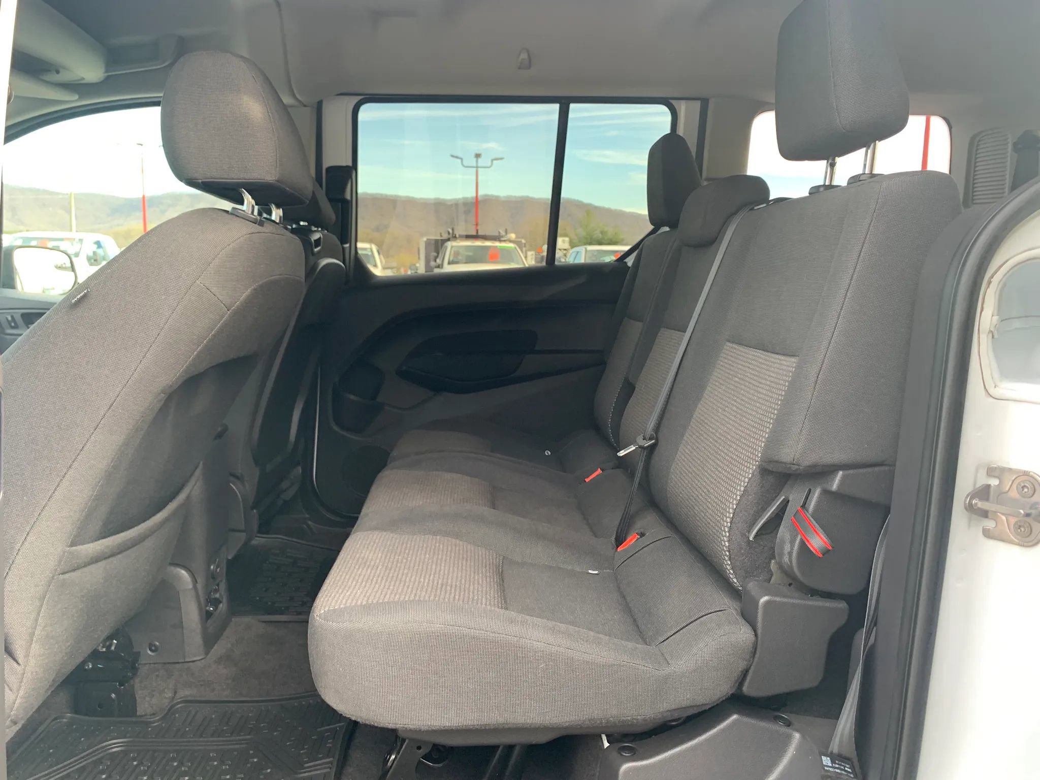 Used 2018 Ford Transit Connect XL image 24
