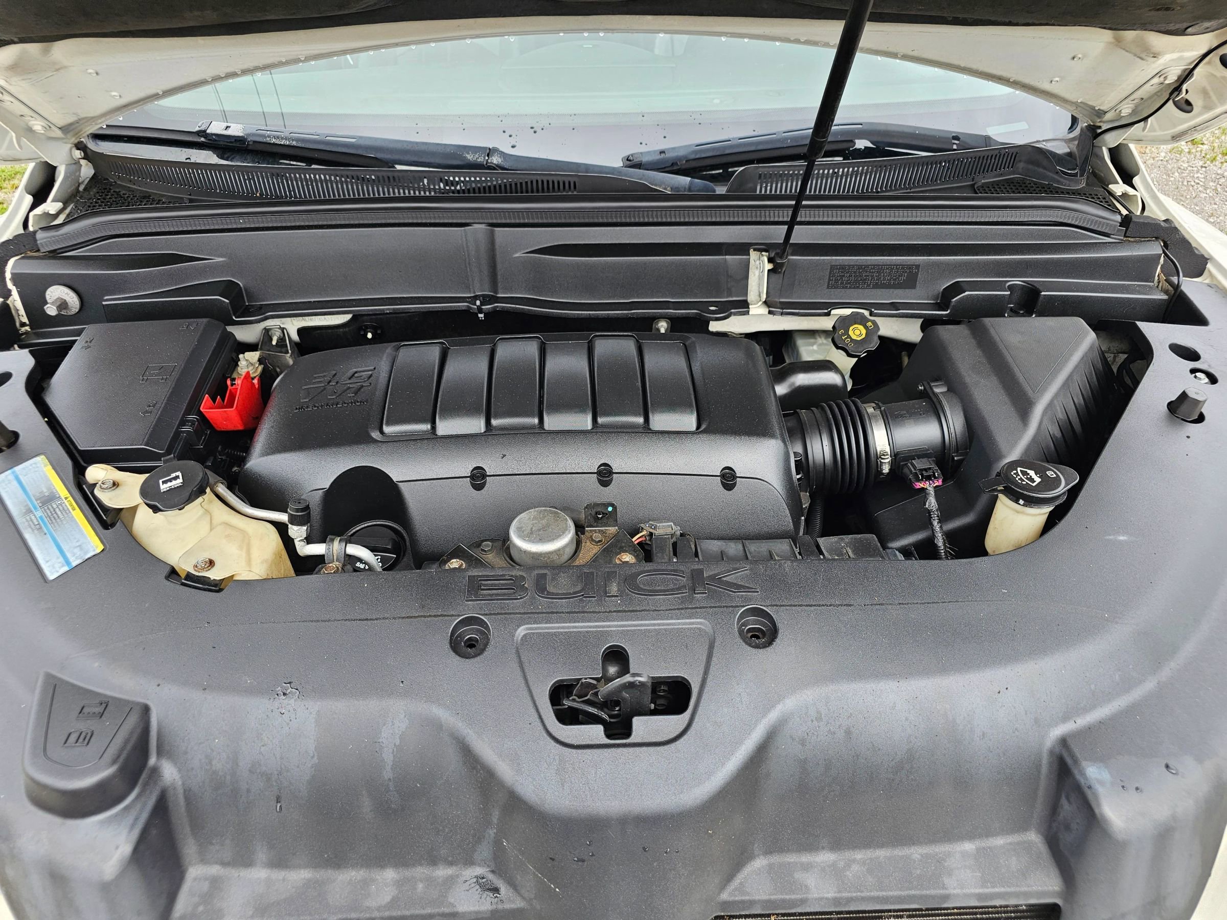 Used 2010 Buick Enclave CXL FWD image 3