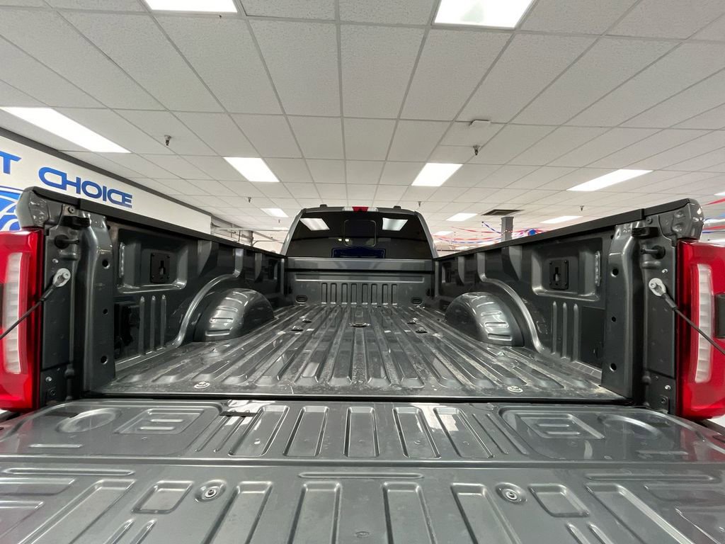 Used 2023 Ford F450 Lariat w/ FX4 Off-Road Package image 11