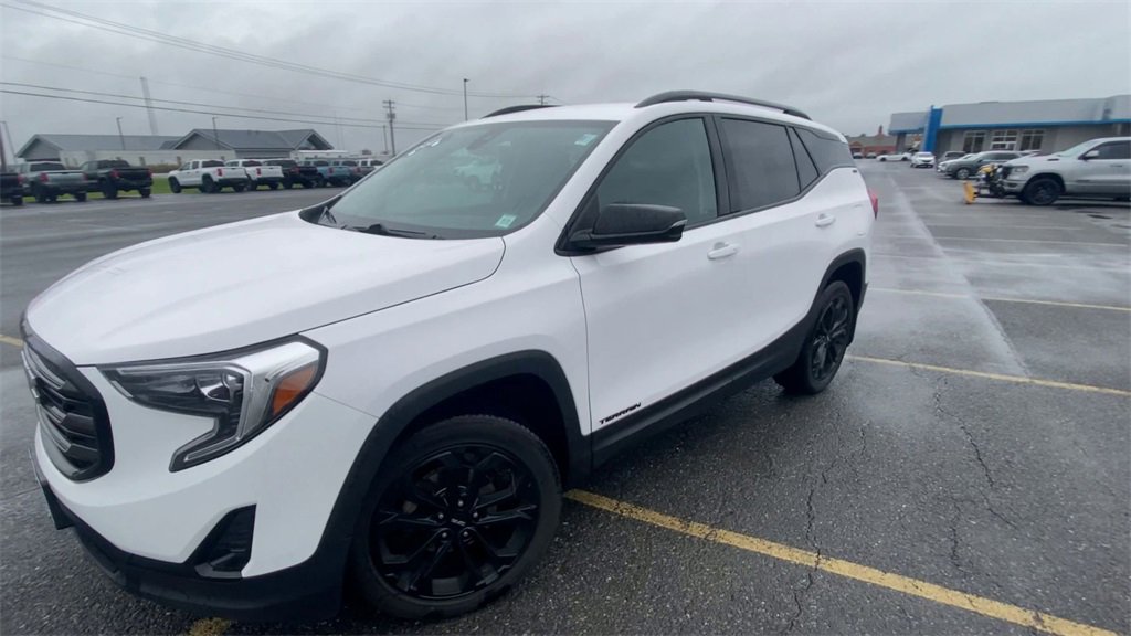Certified 2021 GMC Terrain SLT w/ Elevation Edition image 2