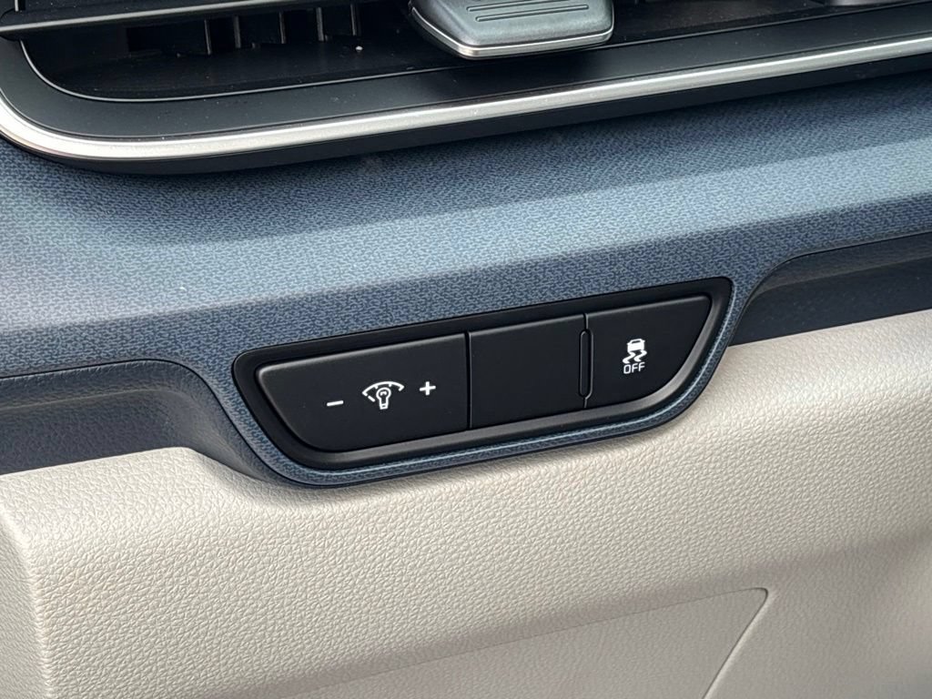 Certified 2025 Kia Carnival EX FWD image 24