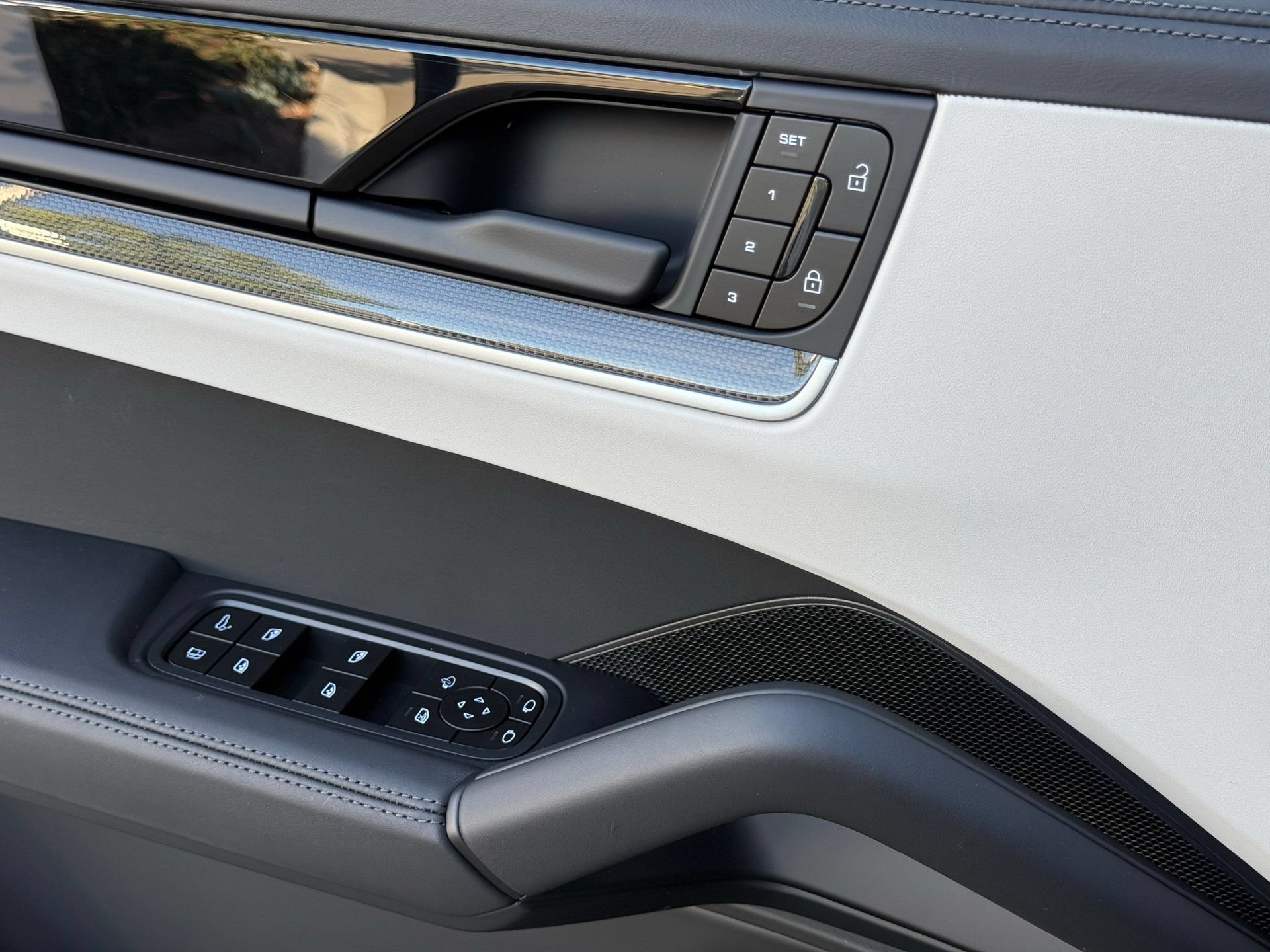 New 2026 Porsche Cayenne Turbo AWD/4WD image 30