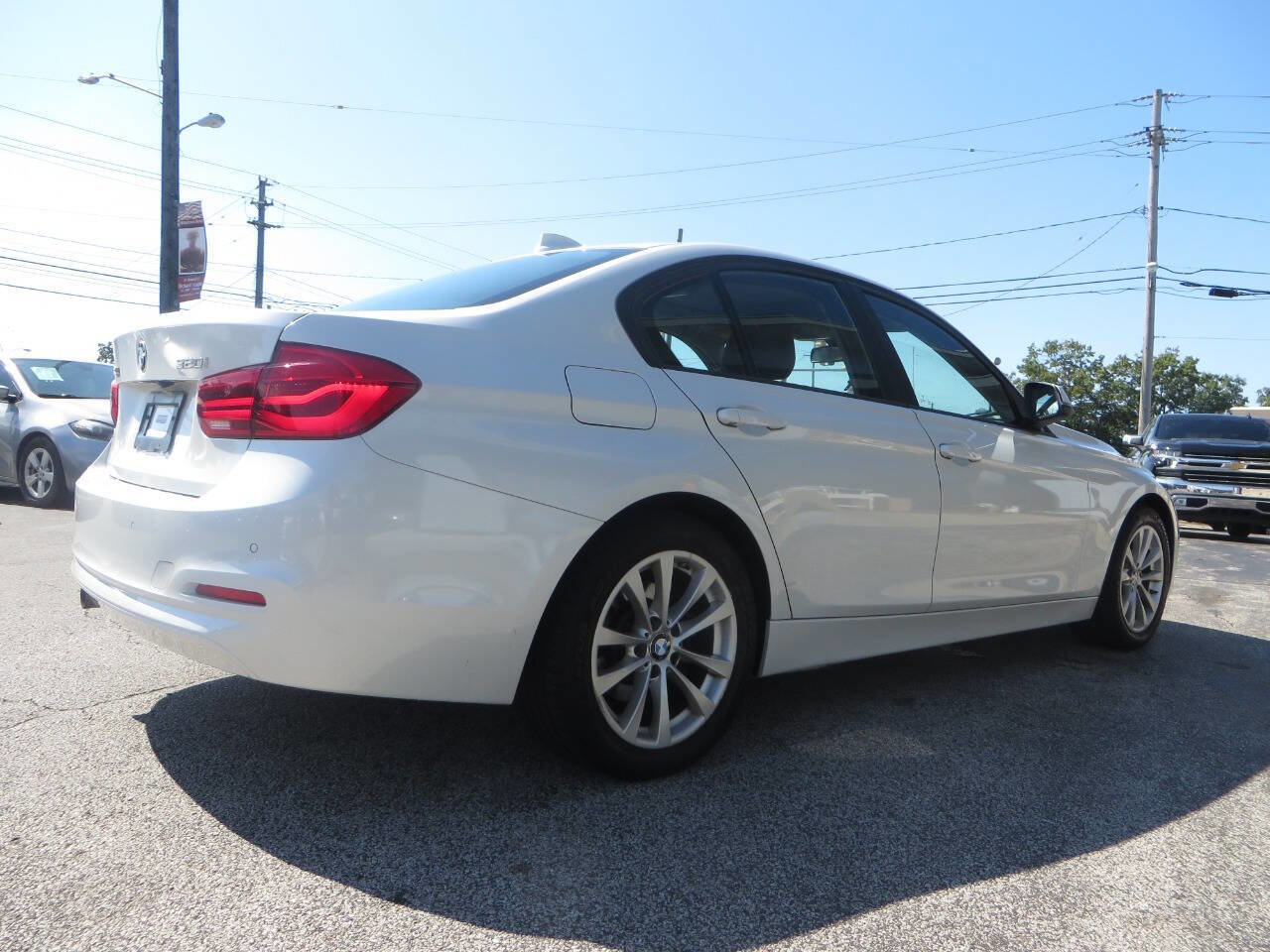 Used 2016 BMW 320i xDrive Sedan image 2