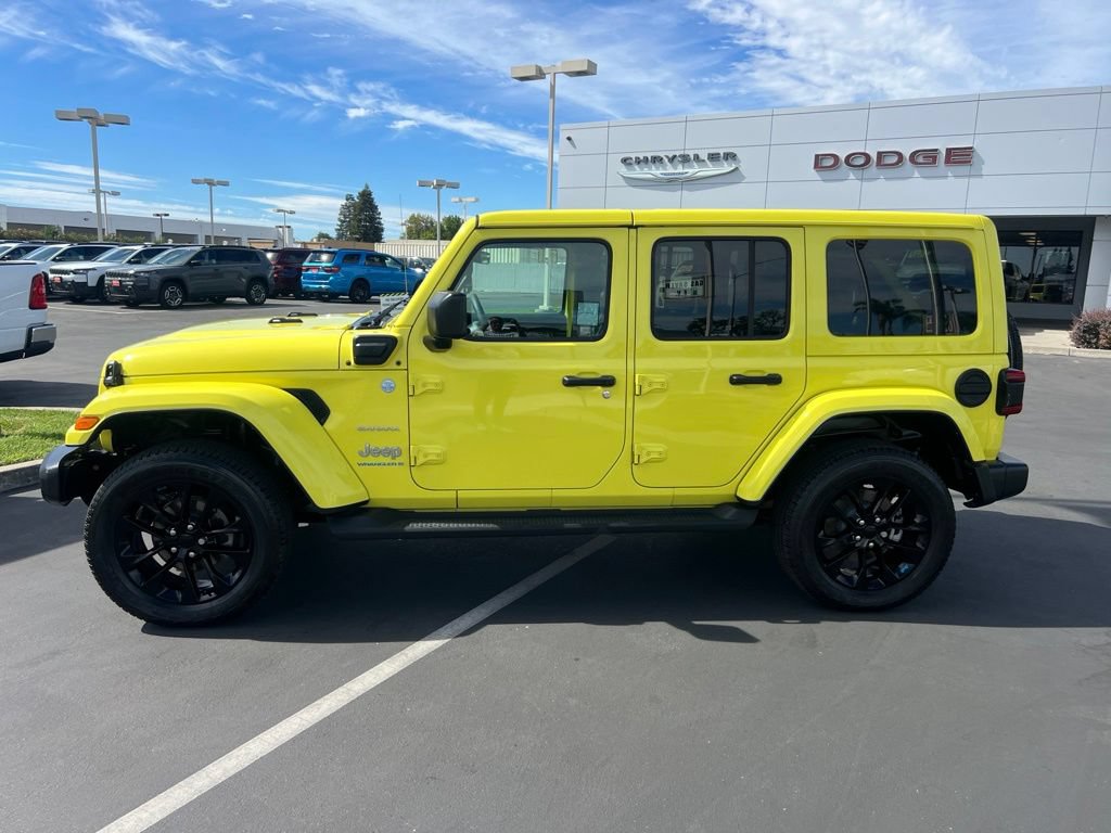Used 2023 Jeep Wrangler Unlimited Sahara AWD/4WD image 21