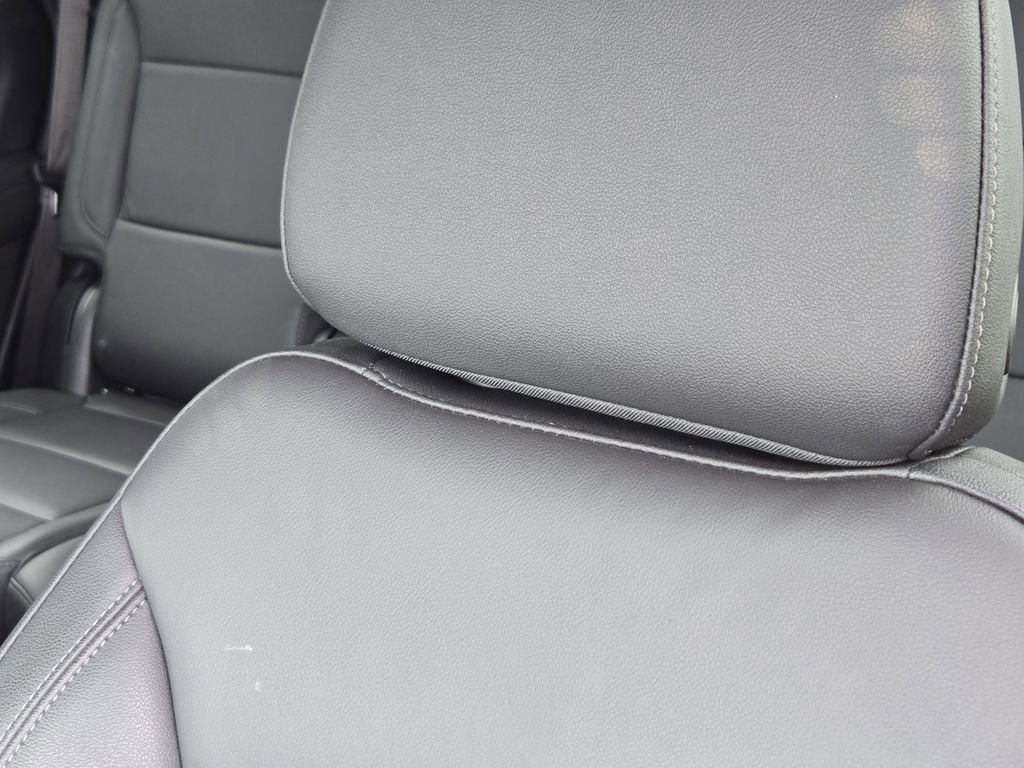 Used 2025 Chevrolet Tahoe Z71 AWD/4WD image 10