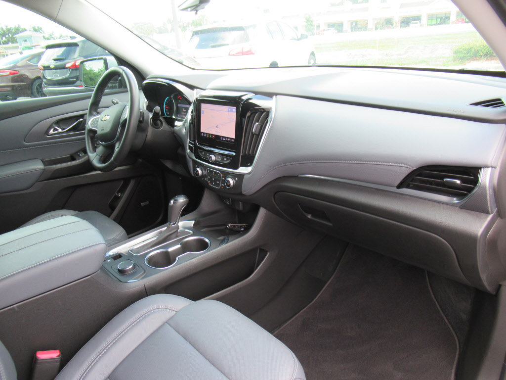 Used 2020 Chevrolet Traverse Premier FWD image 12