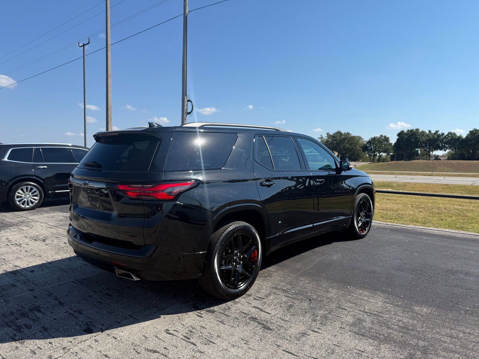 Used 2024 Chevrolet Traverse Premier w/ Redline Edition AWD/4WD image 5