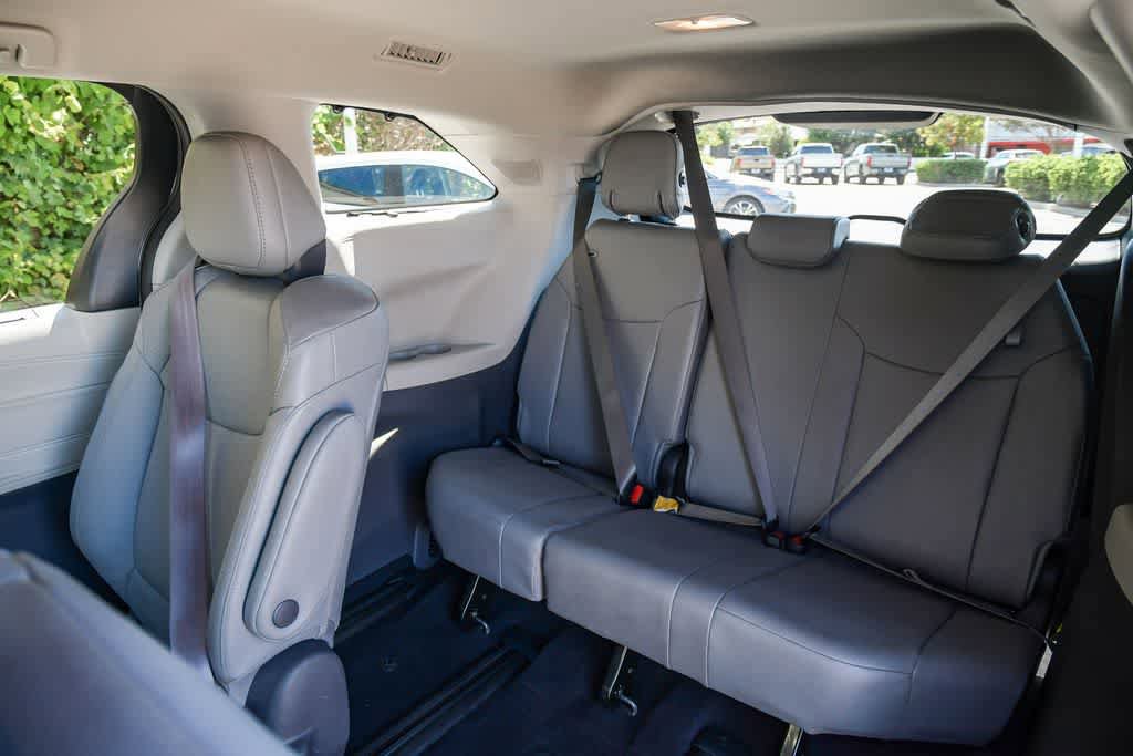 Used 2021 Toyota Sienna Limited FWD image 20