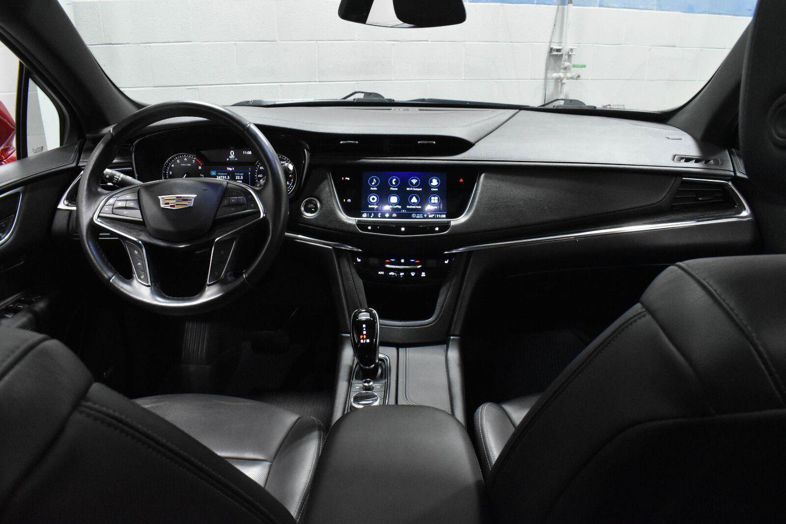 Used 2021 Cadillac XT5 Premium Luxury w/ LPO, Floor Liner Package FWD image 5