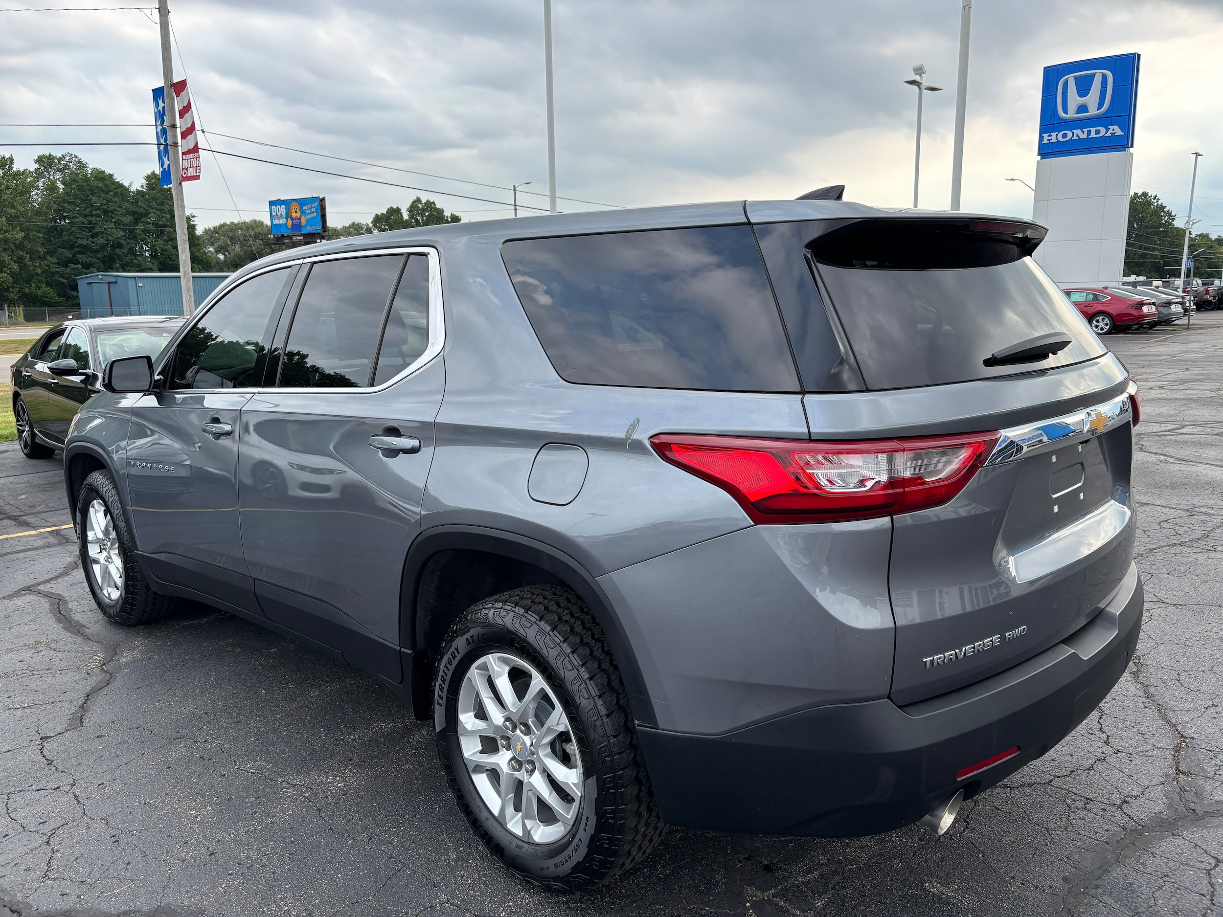 Used 2020 Chevrolet Traverse LS AWD/4WD image 8