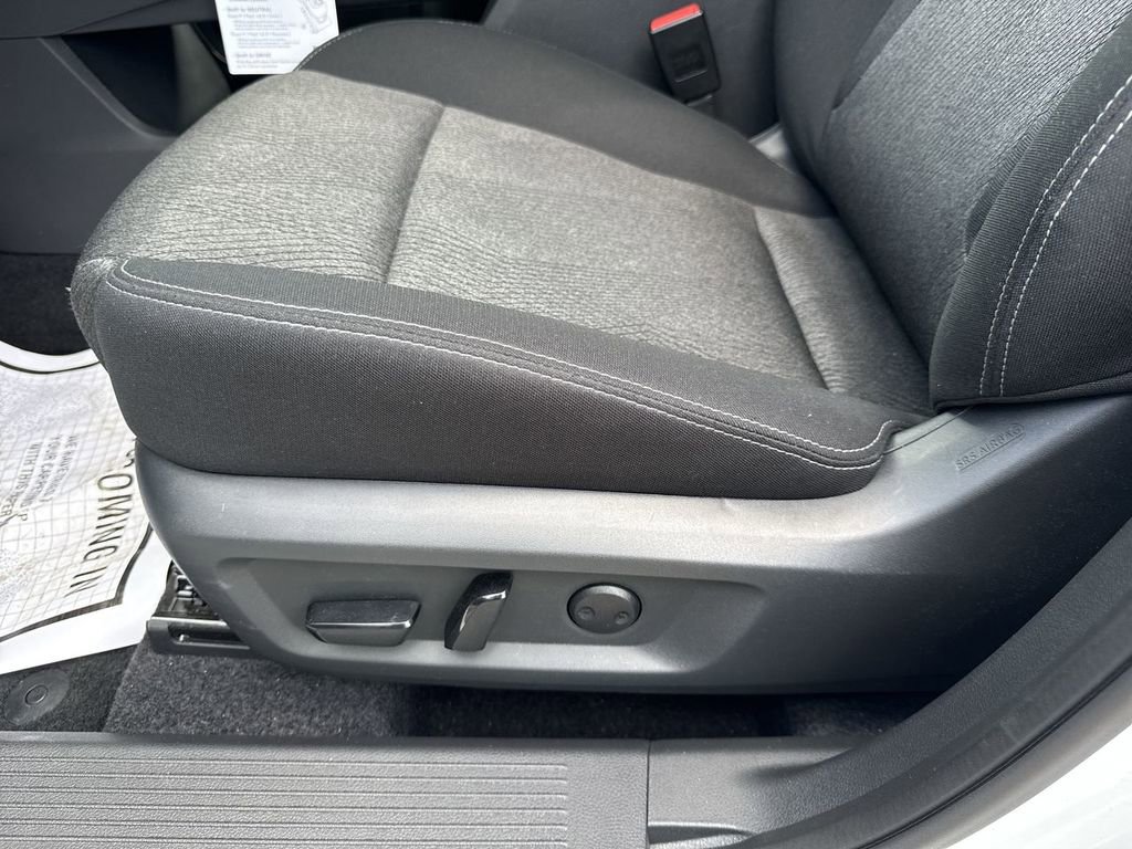 Used 2026 Nissan Rogue SV AWD/4WD image 23