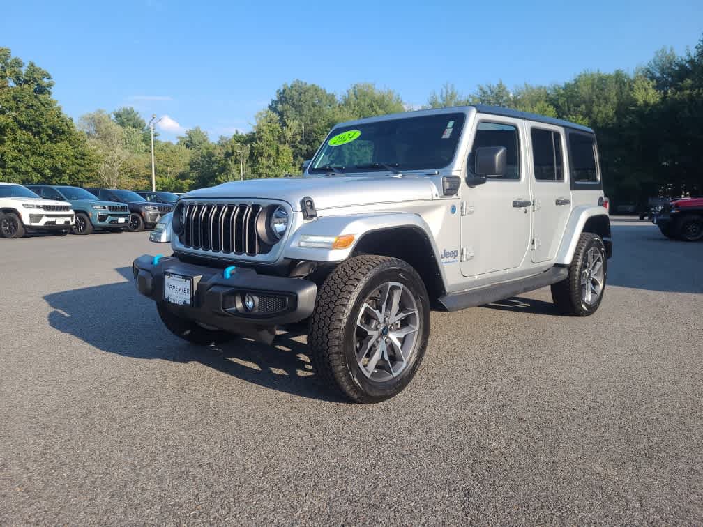 Used 2024 Jeep Wrangler Unlimited w/ Convenience Group AWD/4WD image 4