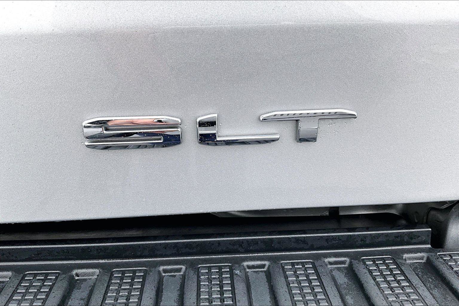 Used 2019 GMC Sierra 1500 SLT w/ SLT Premium Package image 9