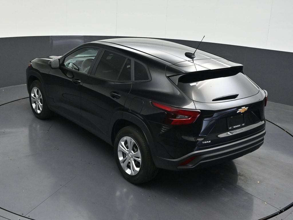 Used 2024 Chevrolet Trax LS FWD image 17