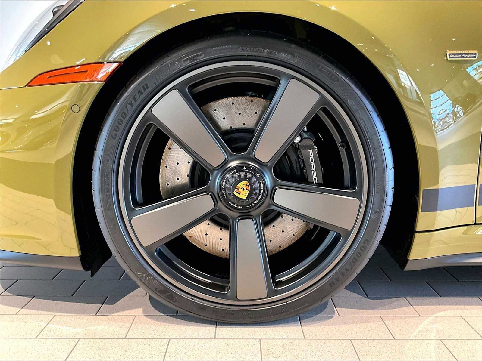 New 2026 Porsche 911 GTS image 11