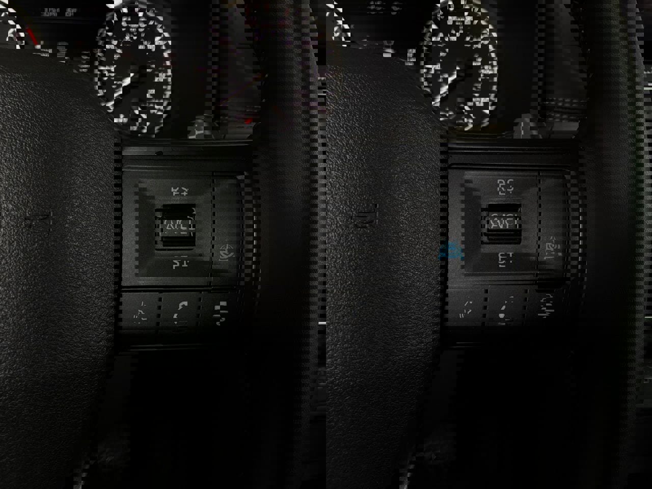 Used 2025 Nissan Rogue SV FWD image 34