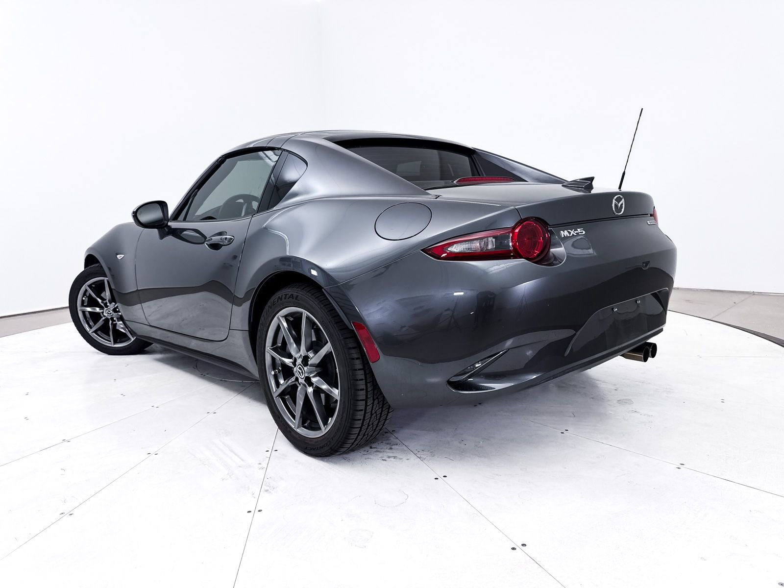 Used 2020 MAZDA MX-5 Miata RF Grand Touring image 2