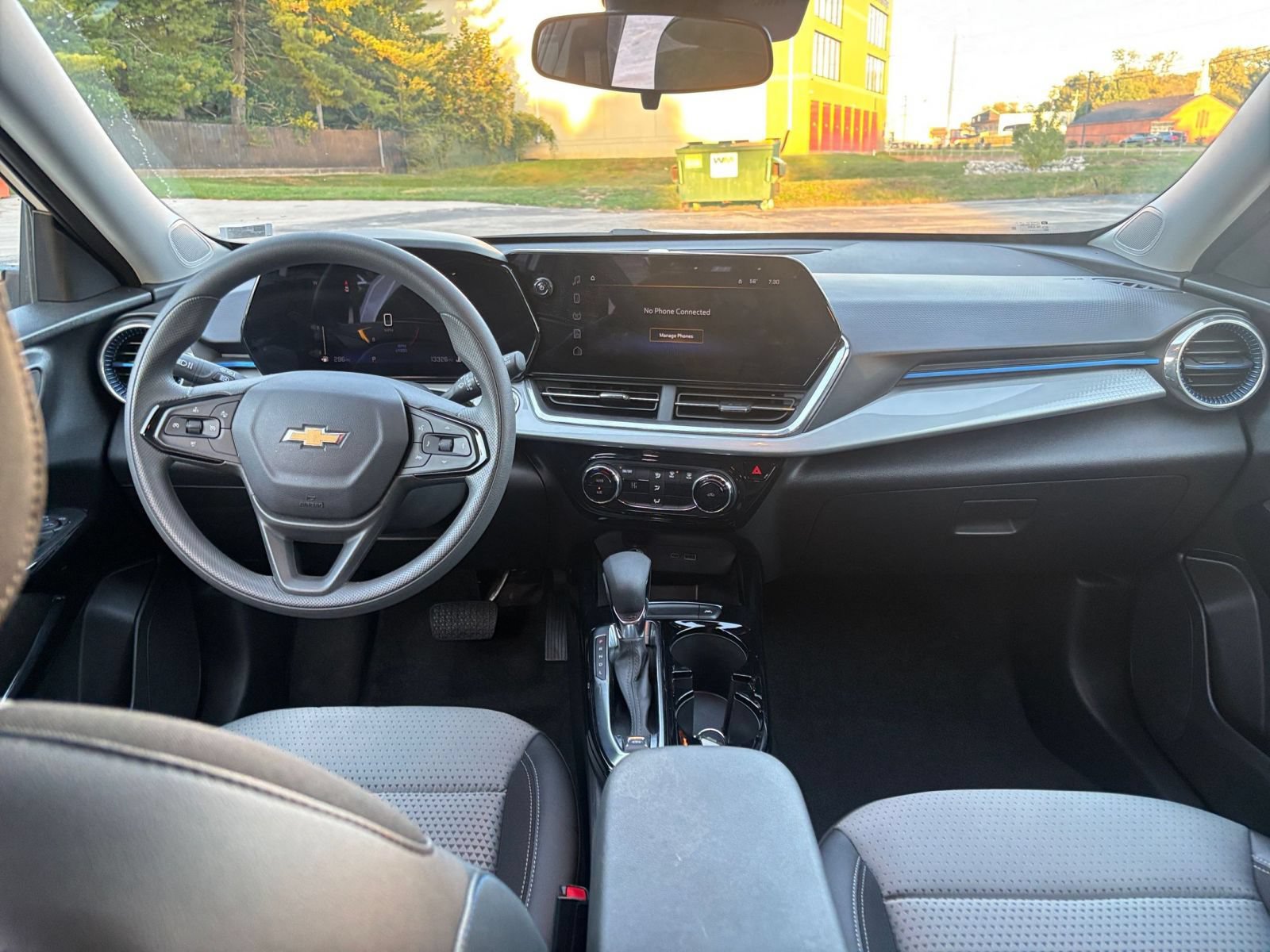 Used 2026 Chevrolet Trax LT FWD image 32