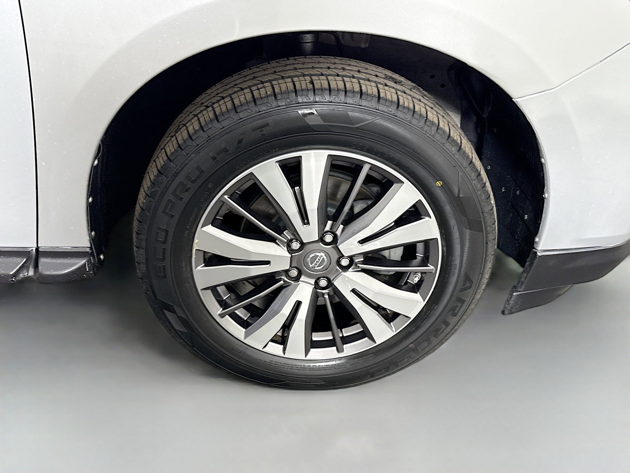 Used 2019 Nissan Pathfinder SV image 32