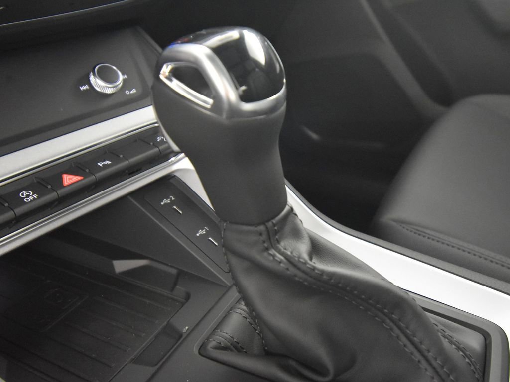 New 2025 Audi Q3 2.0T Premium image 31