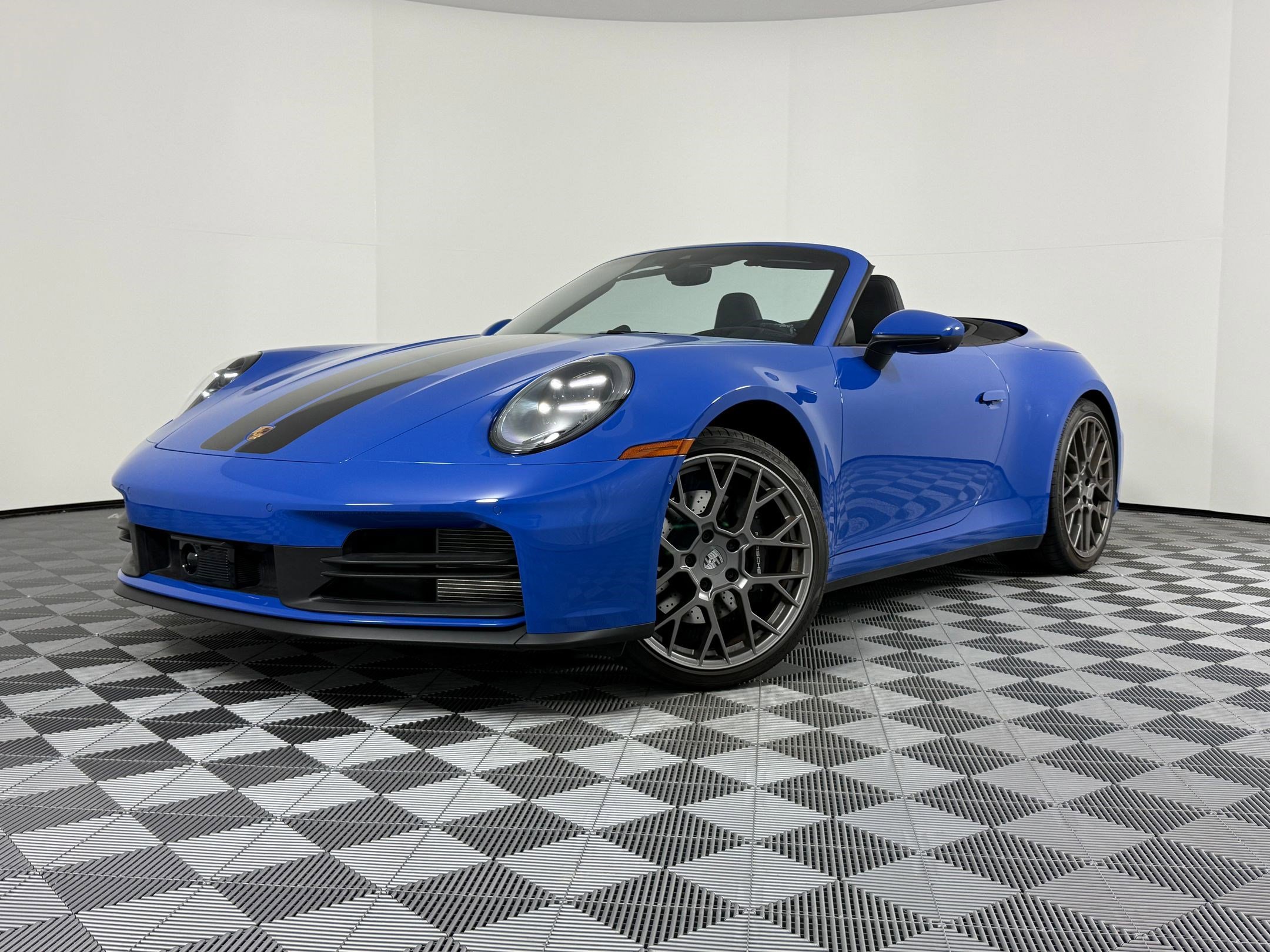 Certified 2025 Porsche 911 Carrera image 1