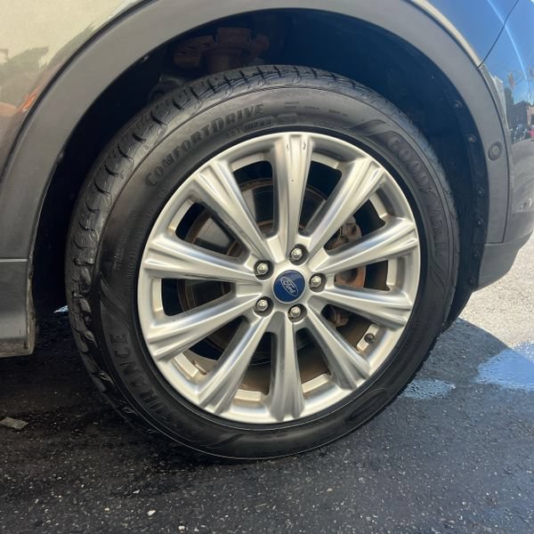 Used 2018 Ford Escape Titanium w/ Ford Safe & Smart Package AWD/4WD image 25