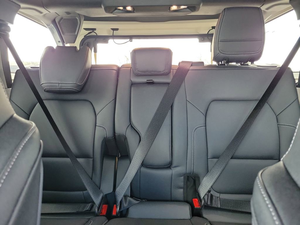 New 2025 Ford Bronco Badlands image 16