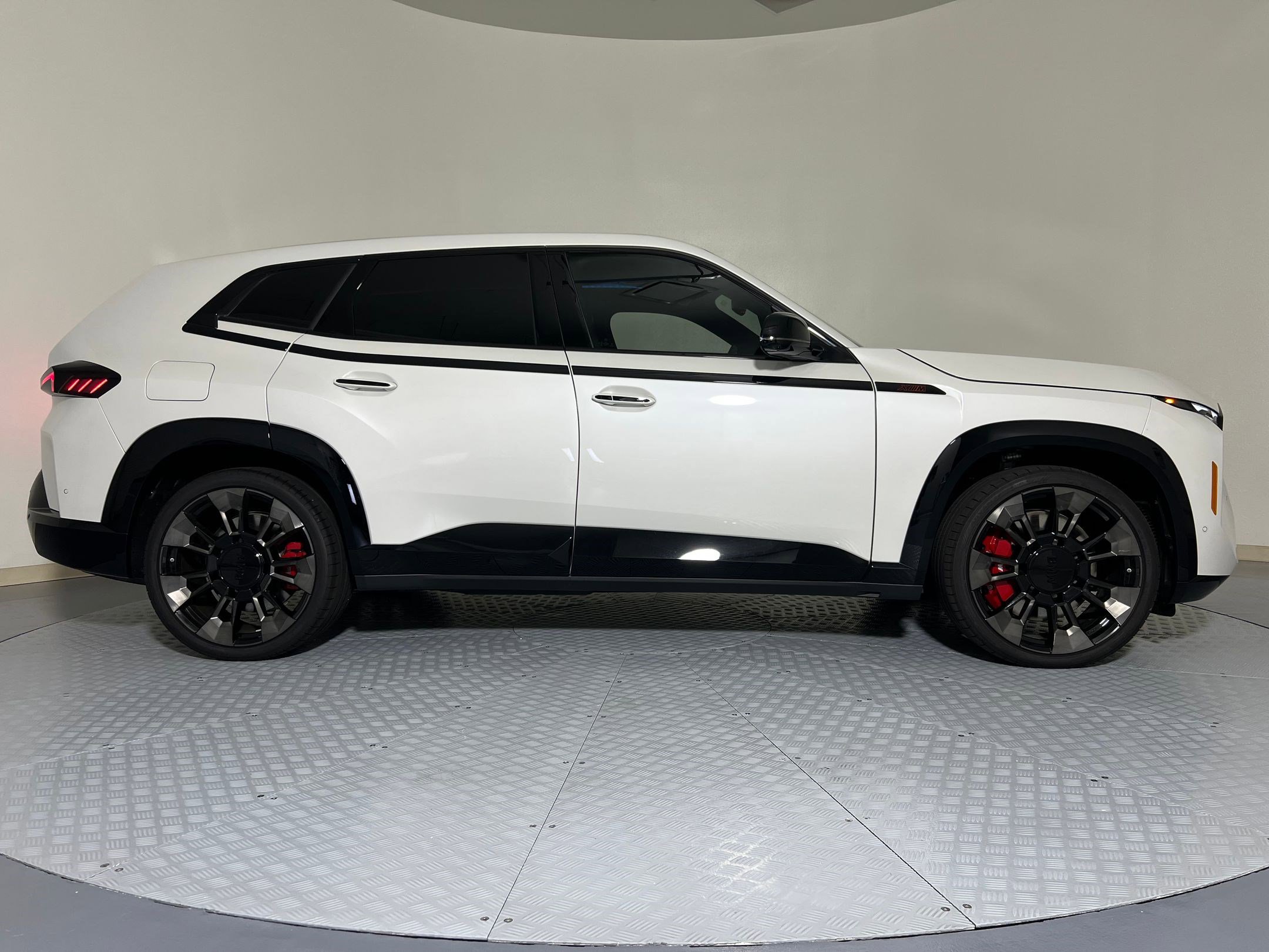 New 2026 BMW XM Label Red image 8