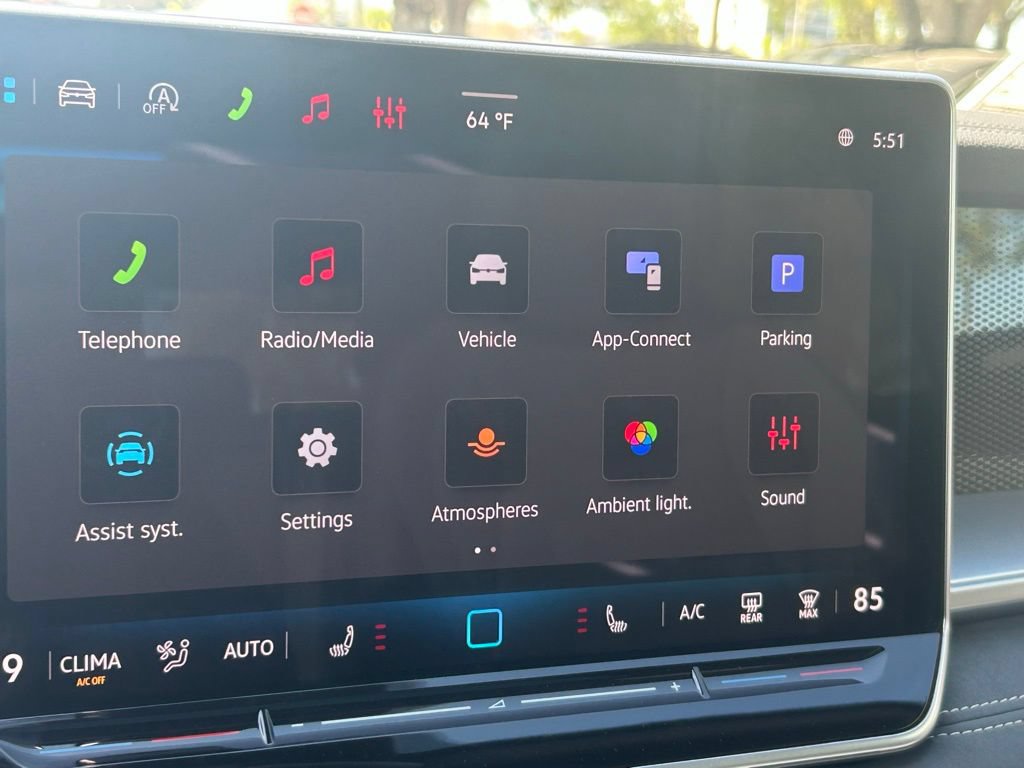 New 2026 Volkswagen Tiguan SE R-Line FWD image 17