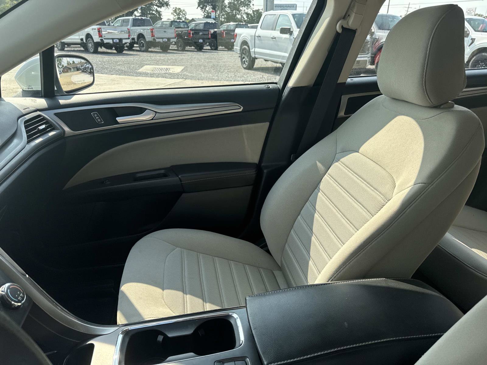 Used 2020 Ford Fusion S image 15