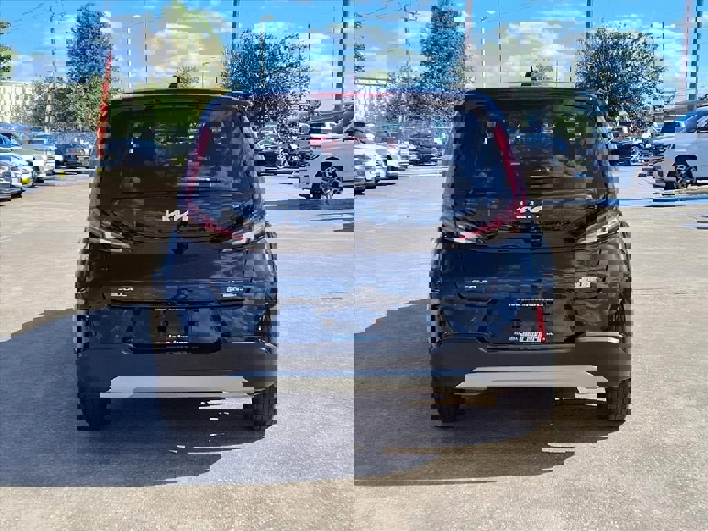 Used 2023 Kia Soul LX image 26