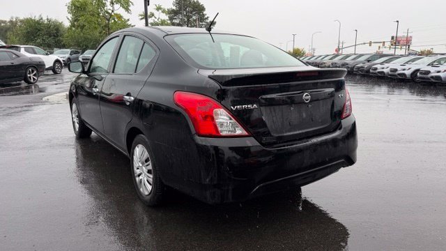 Used 2018 Nissan Versa SV FWD image 3
