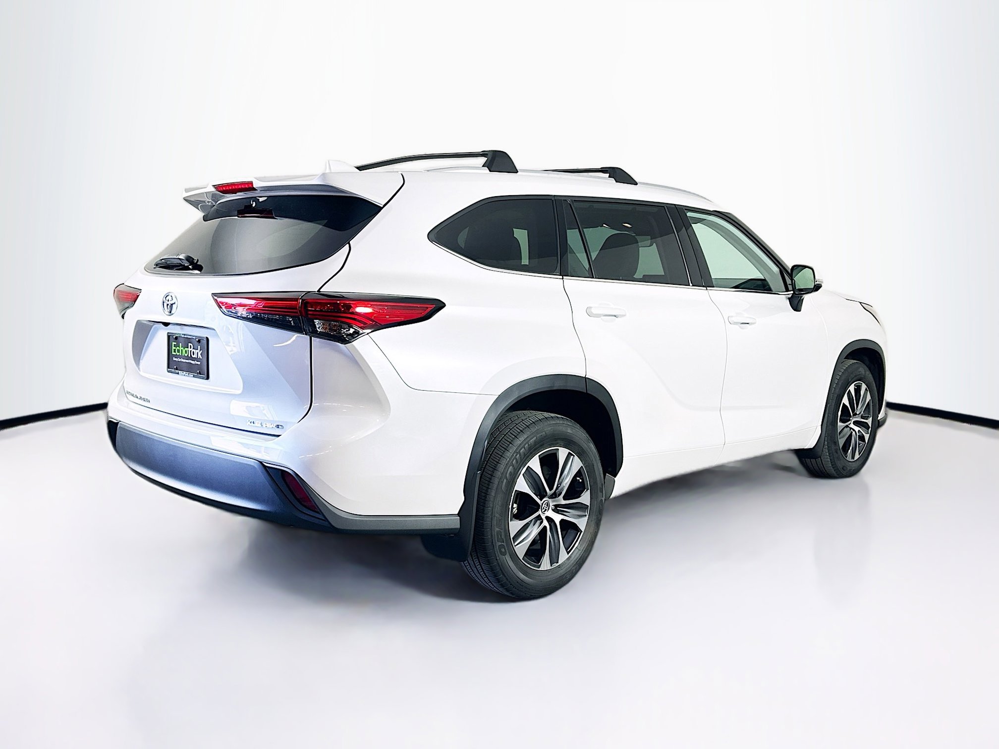 Used 2022 Toyota Highlander XLE image 9