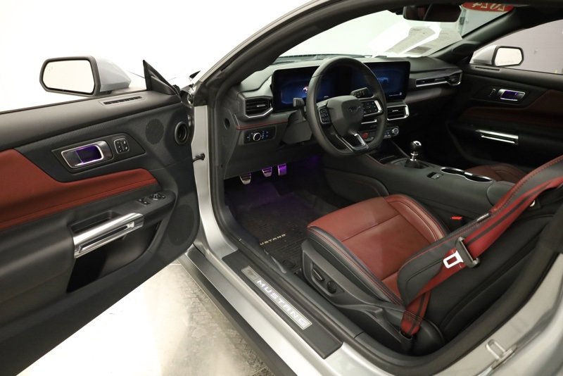 Used 2024 Ford Mustang GT Premium image 9