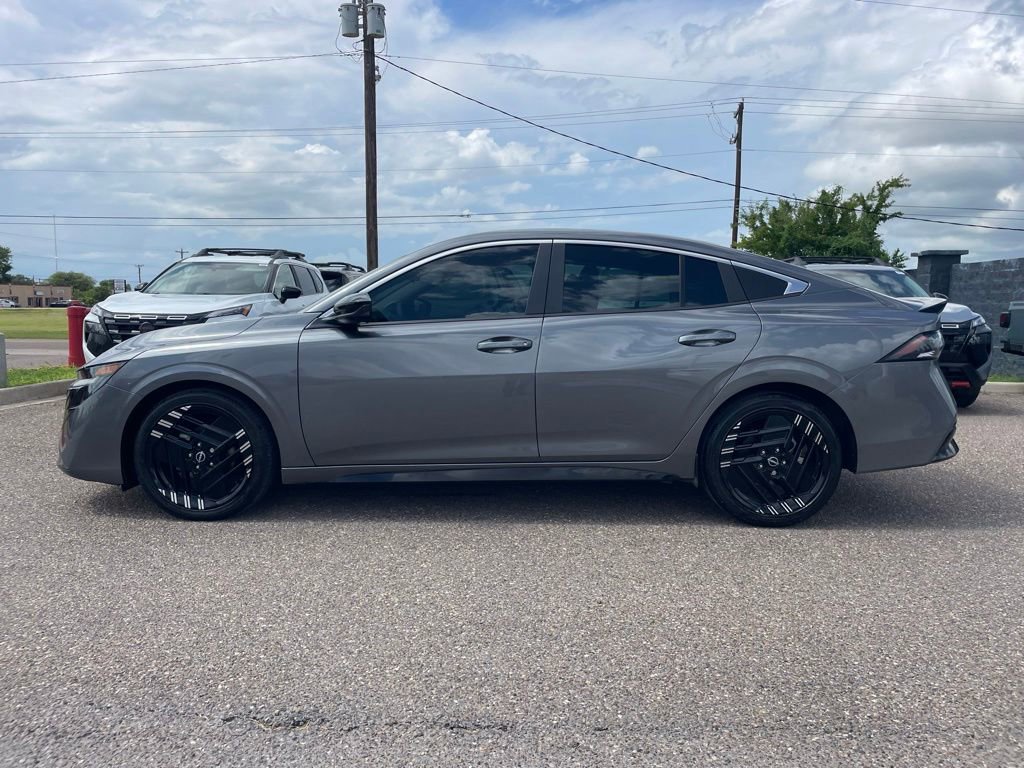 Used 2026 Nissan Sentra SR w/ Floor Mat Package FWD image 4