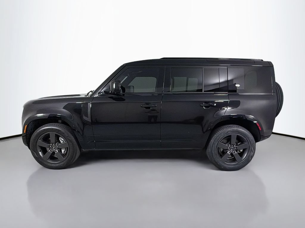 Used 2024 Land Rover Defender 110 X-Dynamic SE AWD/4WD image 8